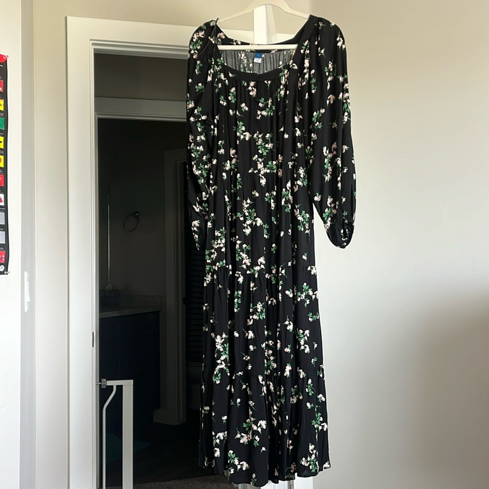 Old Navy long-sleeve tiered floral midi swing dress